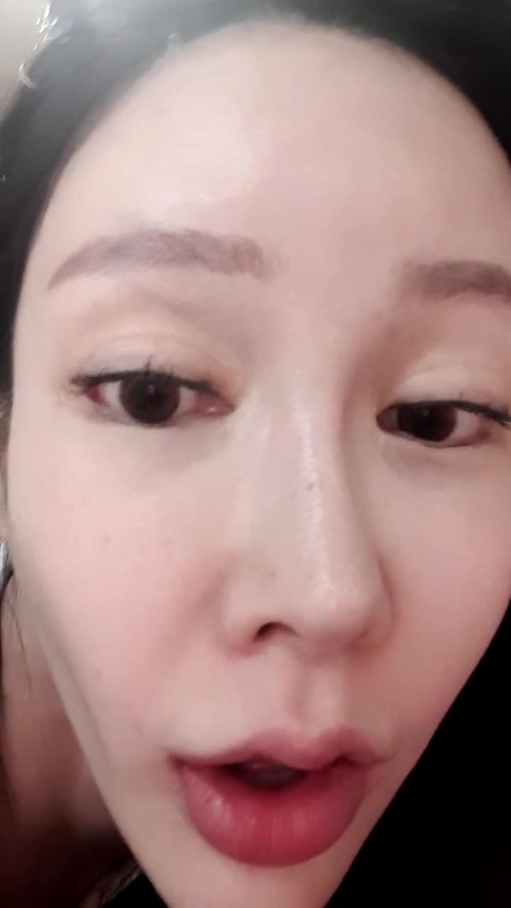 밥공기 등판타투녀 물구나무서기탈의 중 보지노출 썸네일